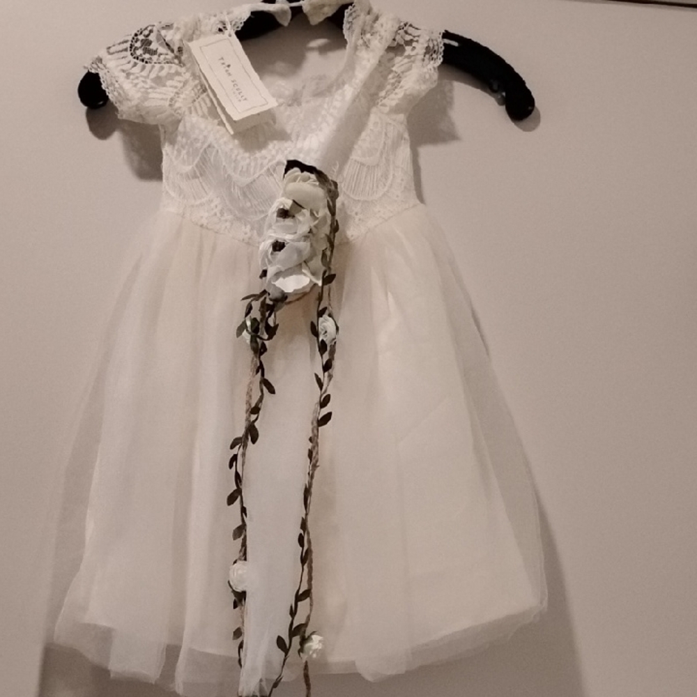 Trish Scully Child White Lace Dress - Picture 2 of 6